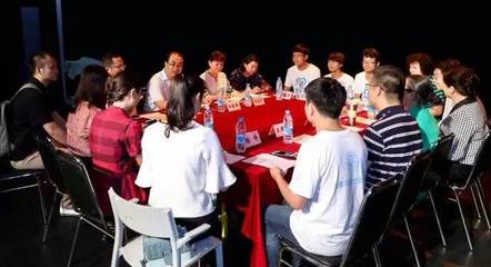 以藝術之名，致敬青春與奉獻 《十年》主創與支教志愿者共話成長